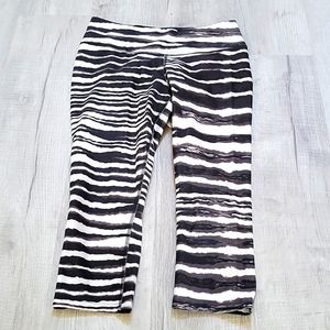 Nike dri-fit M capris